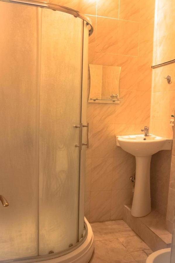 טביליסי Paradise Hostel מראה חיצוני תמונה